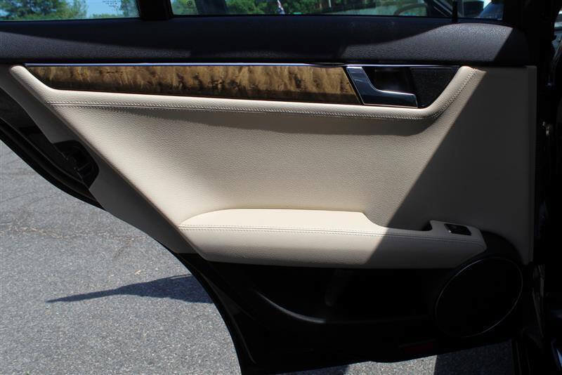 Used 2008 Mercedes-Benz C 350 Sport image 23
