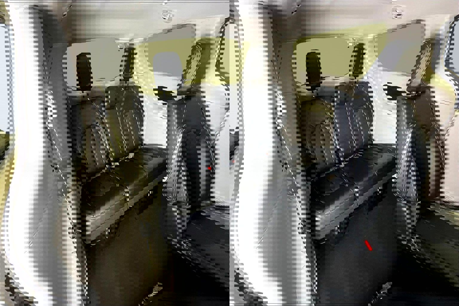 Used 2024 Chrysler Pacifica Select image 26