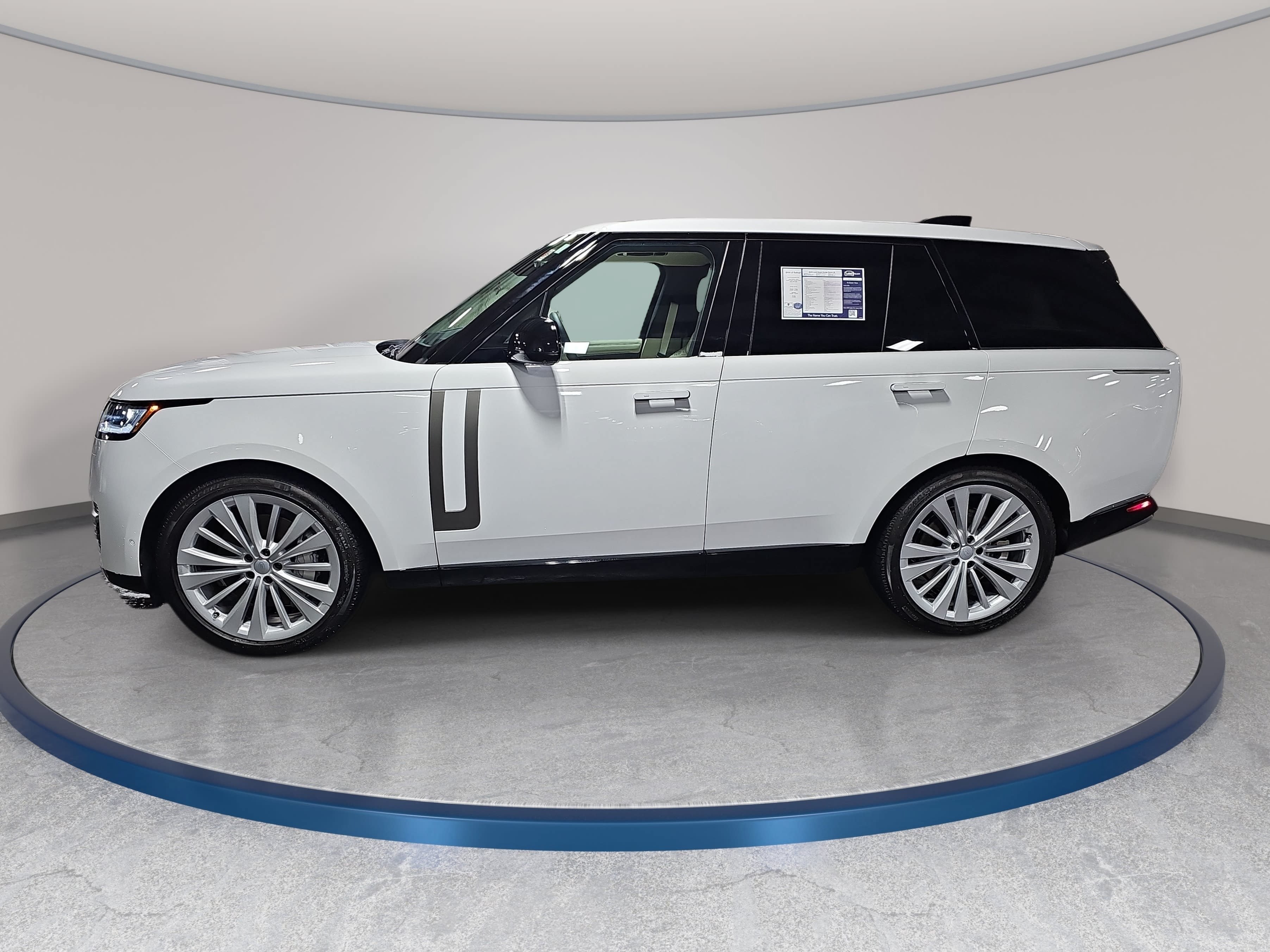 Used 2025 Land Rover Range Rover SE AWD/4WD image 8