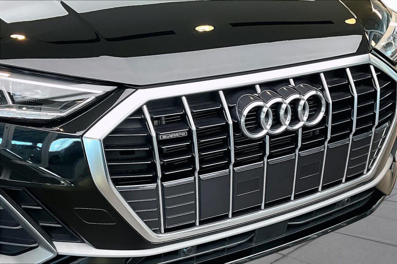 Used 2025 Audi Q3 2.0T Premium w/ Convenience Package AWD/4WD image 32