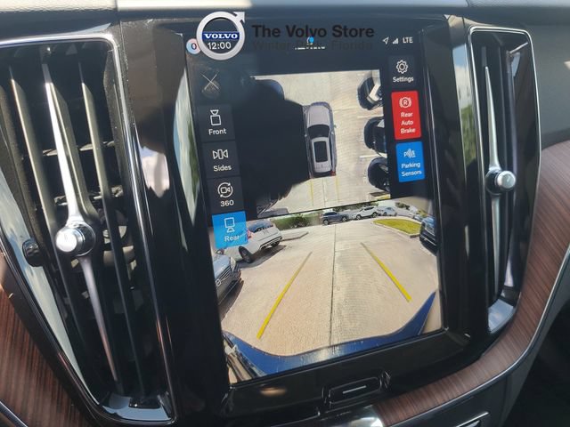 Certified 2024 Volvo XC60 B5 Plus AWD/4WD image 23