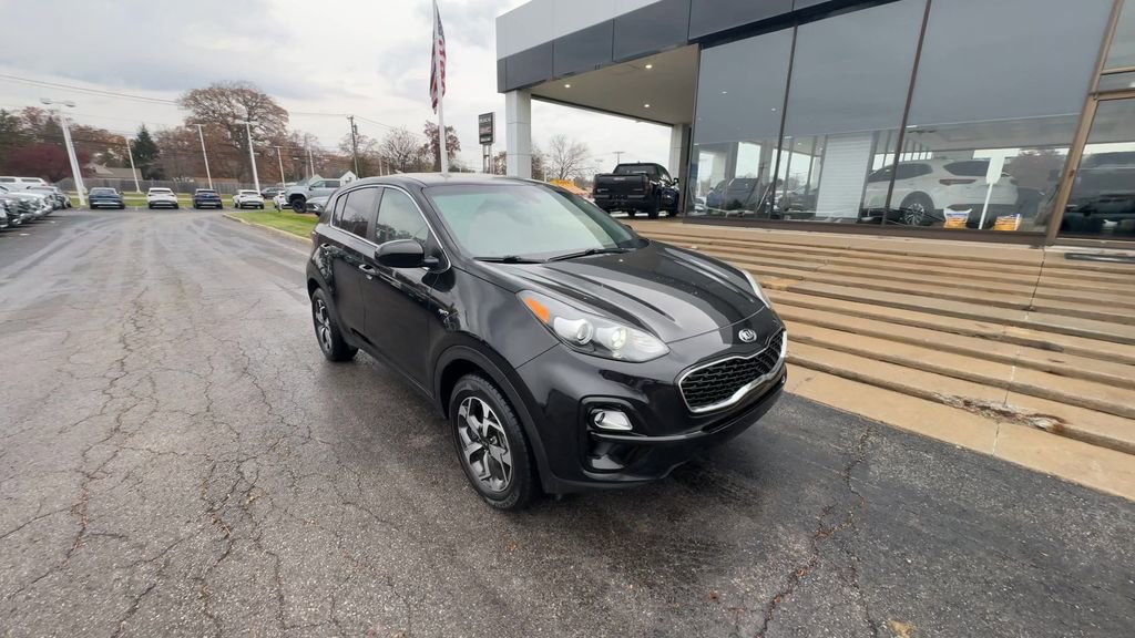 Used 2021 Kia Sportage LX image 2