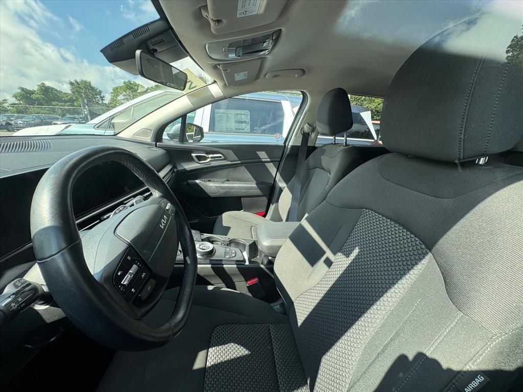 Certified 2026 Kia Sportage LX FWD image 8