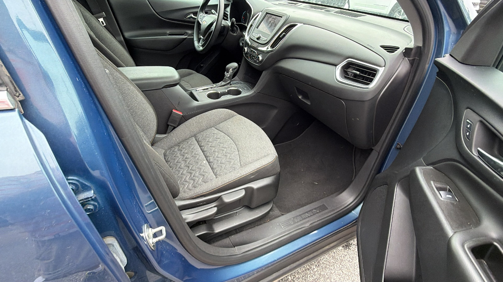 Used 2024 Chevrolet Equinox LT AWD/4WD image 19