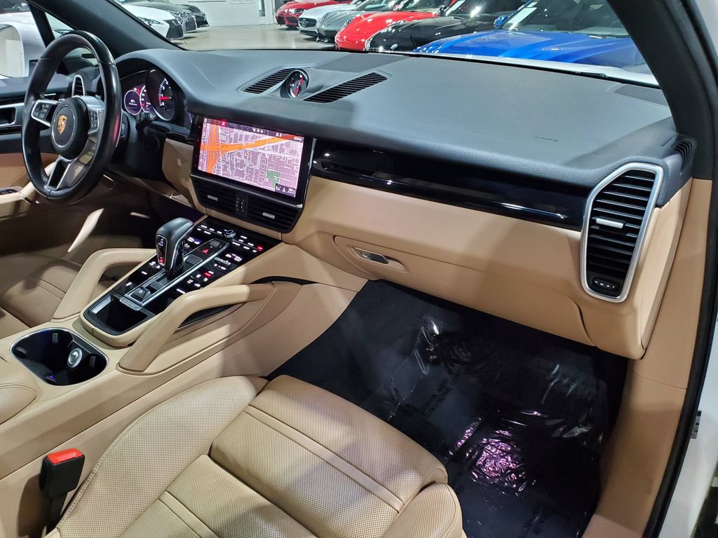 Used 2021 Porsche Cayenne AWD/4WD image 15