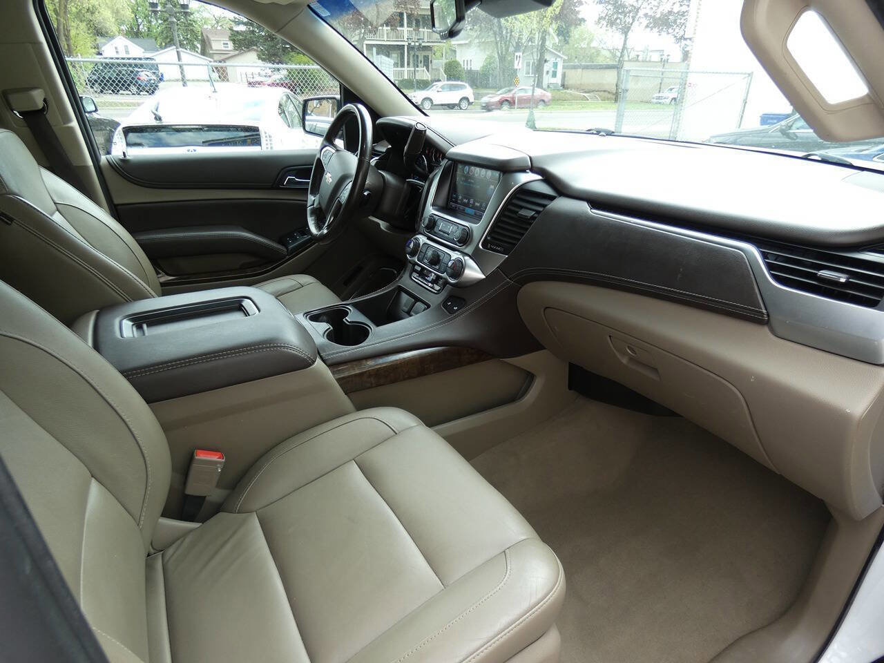 Used 2019 Chevrolet Suburban LT AWD/4WD image 23