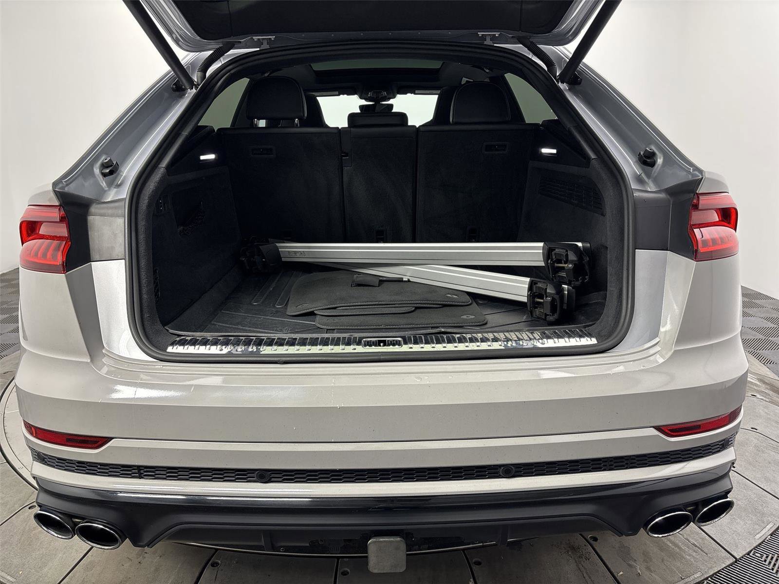 Used 2020 Audi SQ8 Prestige w/ Prestige Package image 21