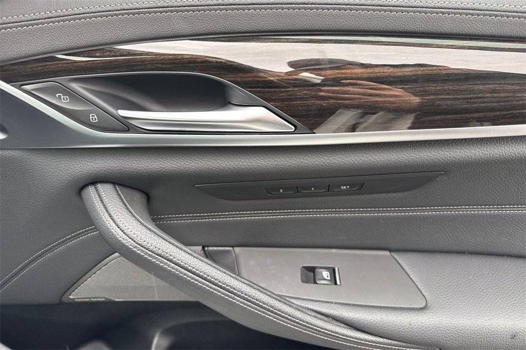 Used 2023 BMW M550i xDrive image 20