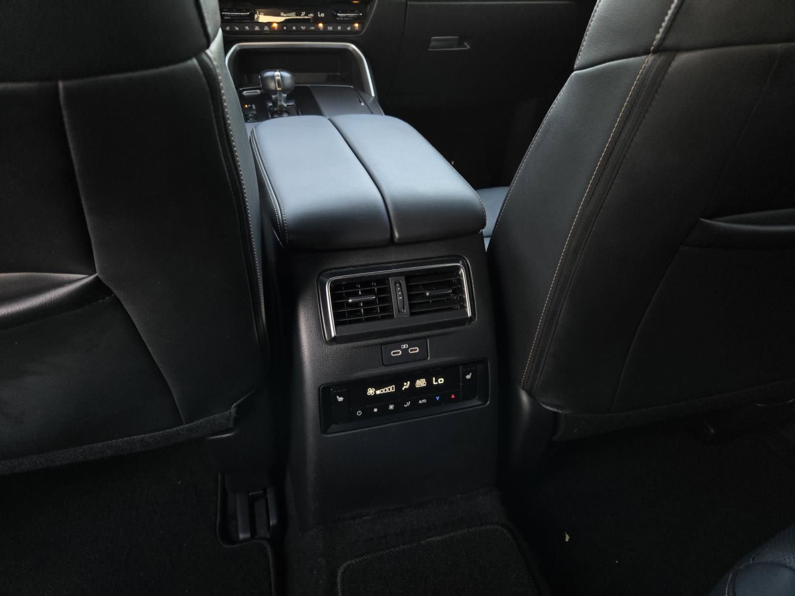 Certified 2024 MAZDA CX-90 3.3 Turbo w/ Premium Plus Pkg image 22