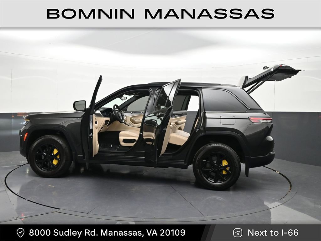 Used 2024 Jeep Grand Cherokee Limited w/ Trailer Tow Package AWD/4WD image 39