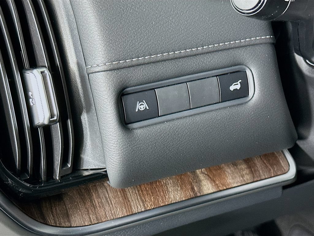 New 2026 Nissan Armada SL w/ Captain's Chari Seat Package AWD/4WD image 15