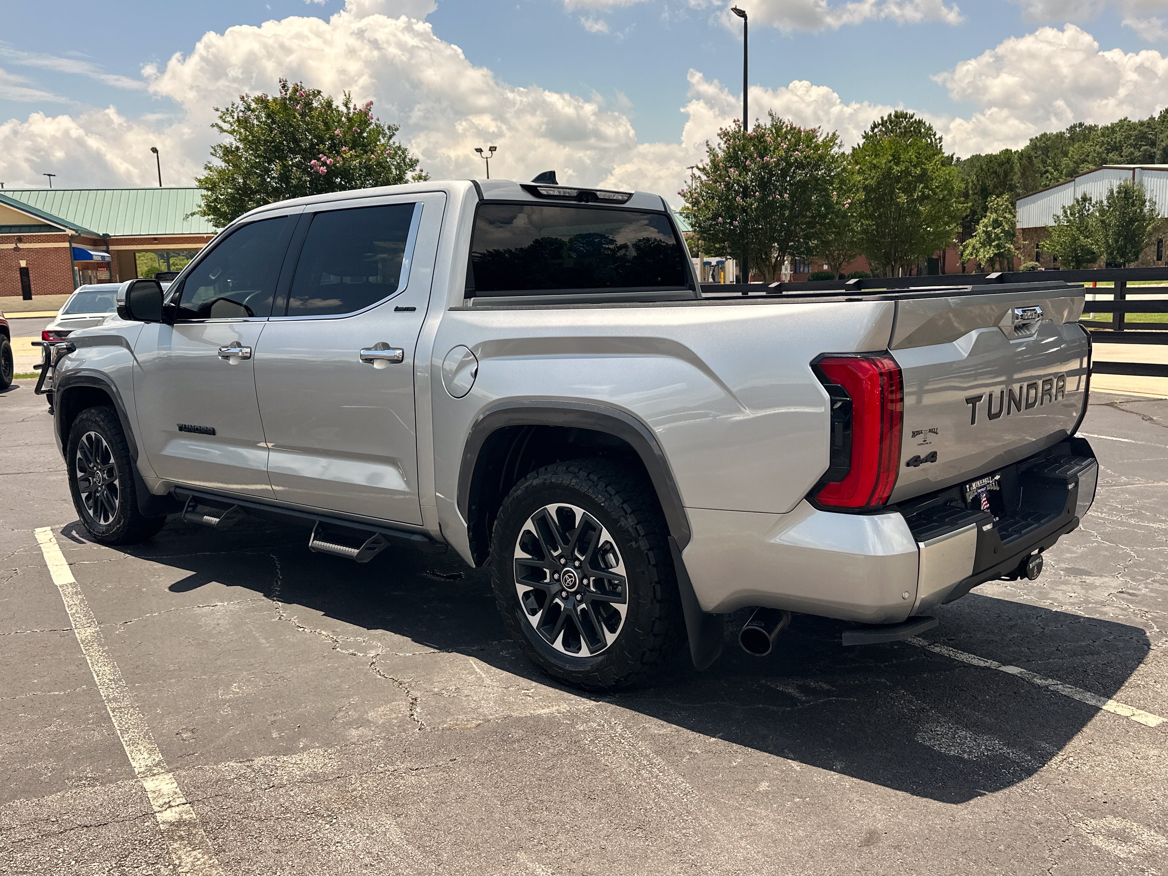 Used 2023 Toyota Tundra Limited AWD/4WD image 6