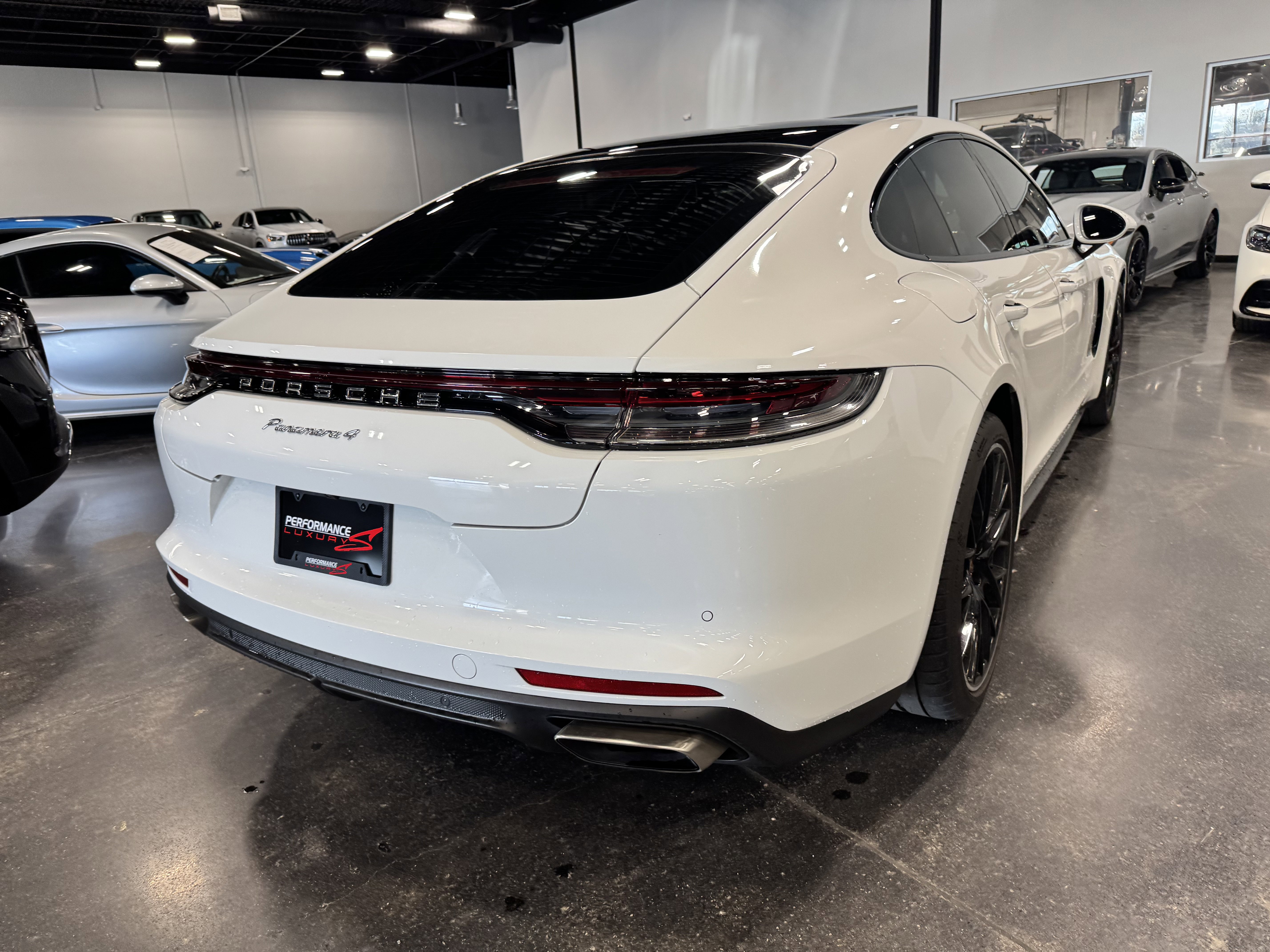 Used 2022 Porsche Panamera 4 image 3