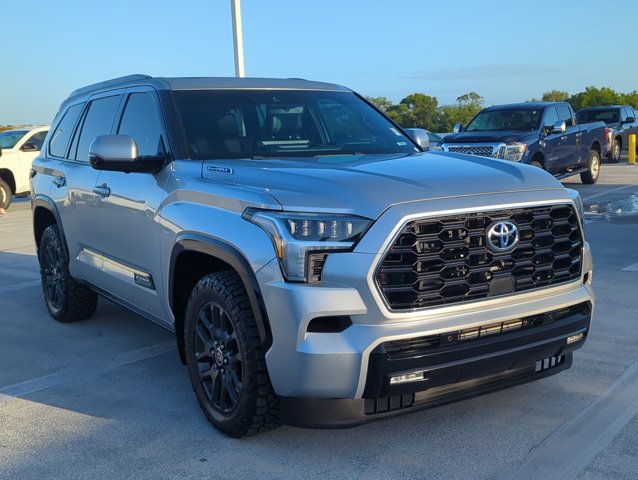 Used 2023 Toyota Sequoia Platinum video 3