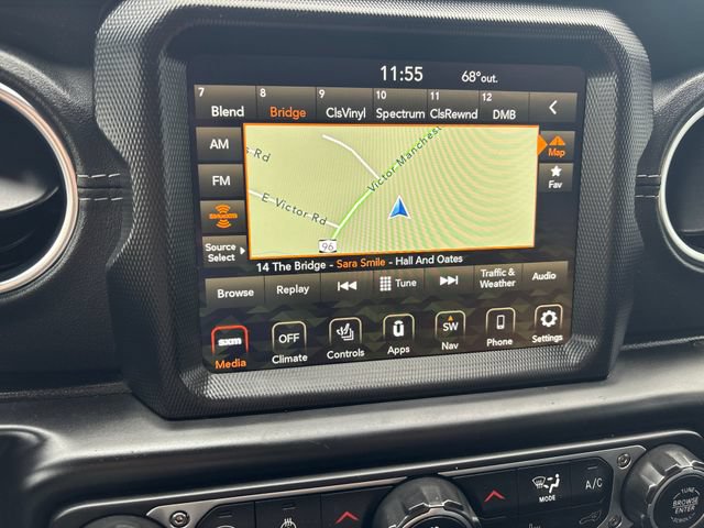 Used 2022 Jeep Wrangler Unlimited Sahara w/ LED Lighting Group AWD/4WD image 18