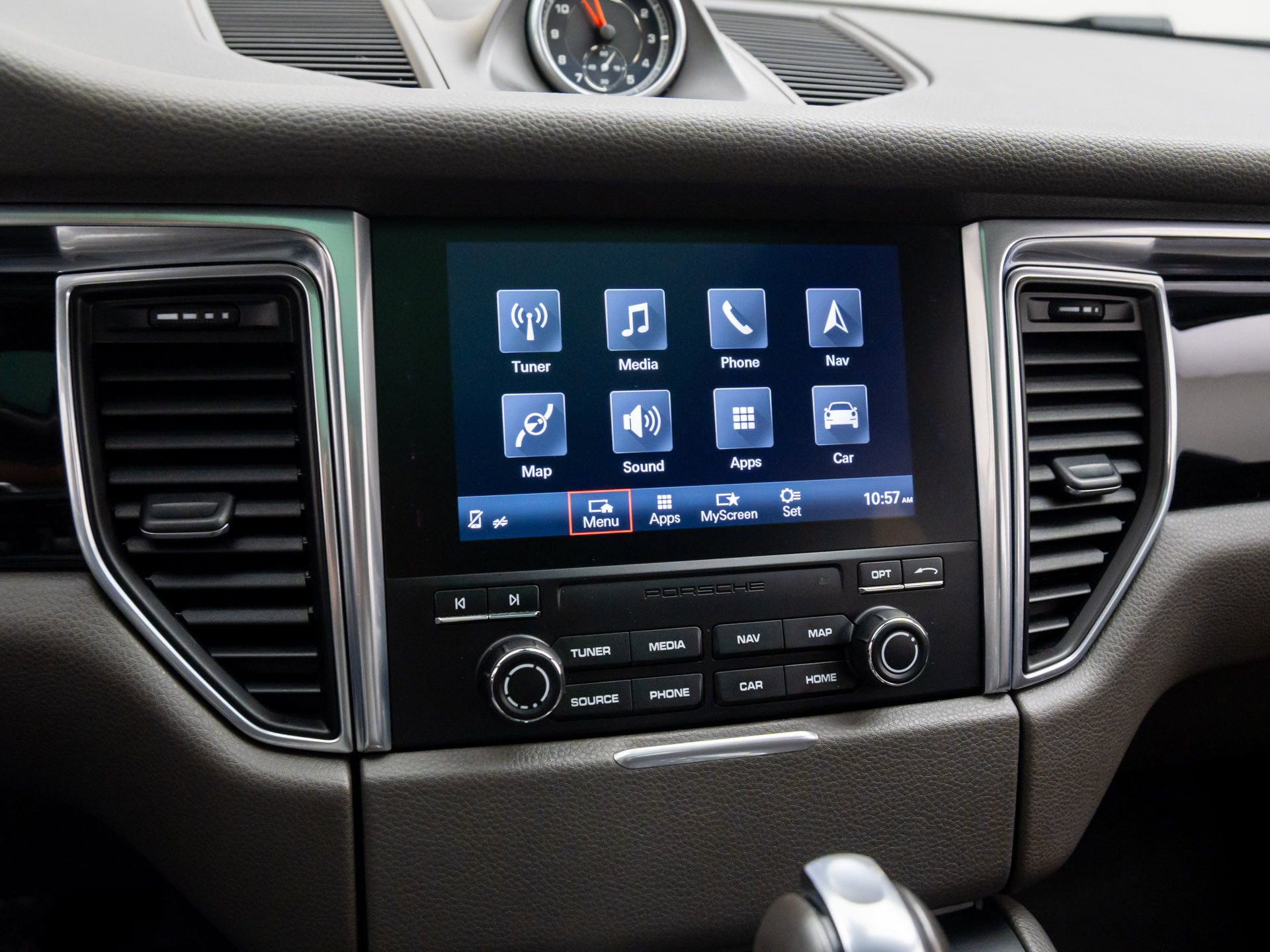 Used 2017 Porsche Macan S image 28