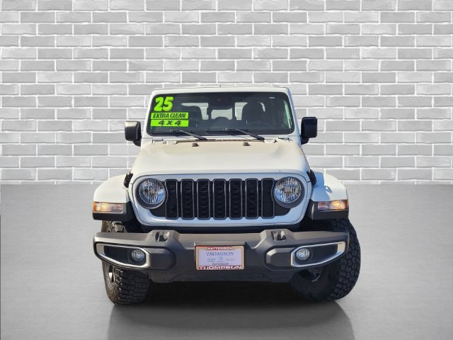 Used 2025 Jeep Gladiator Sport AWD/4WD image 2