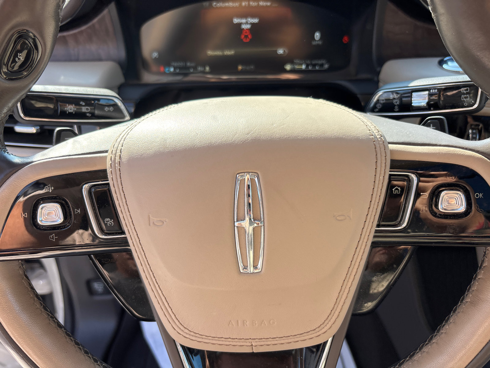 Certified 2020 Lincoln Aviator Reserve w/ Equipment Group 202A AWD/4WD image 16