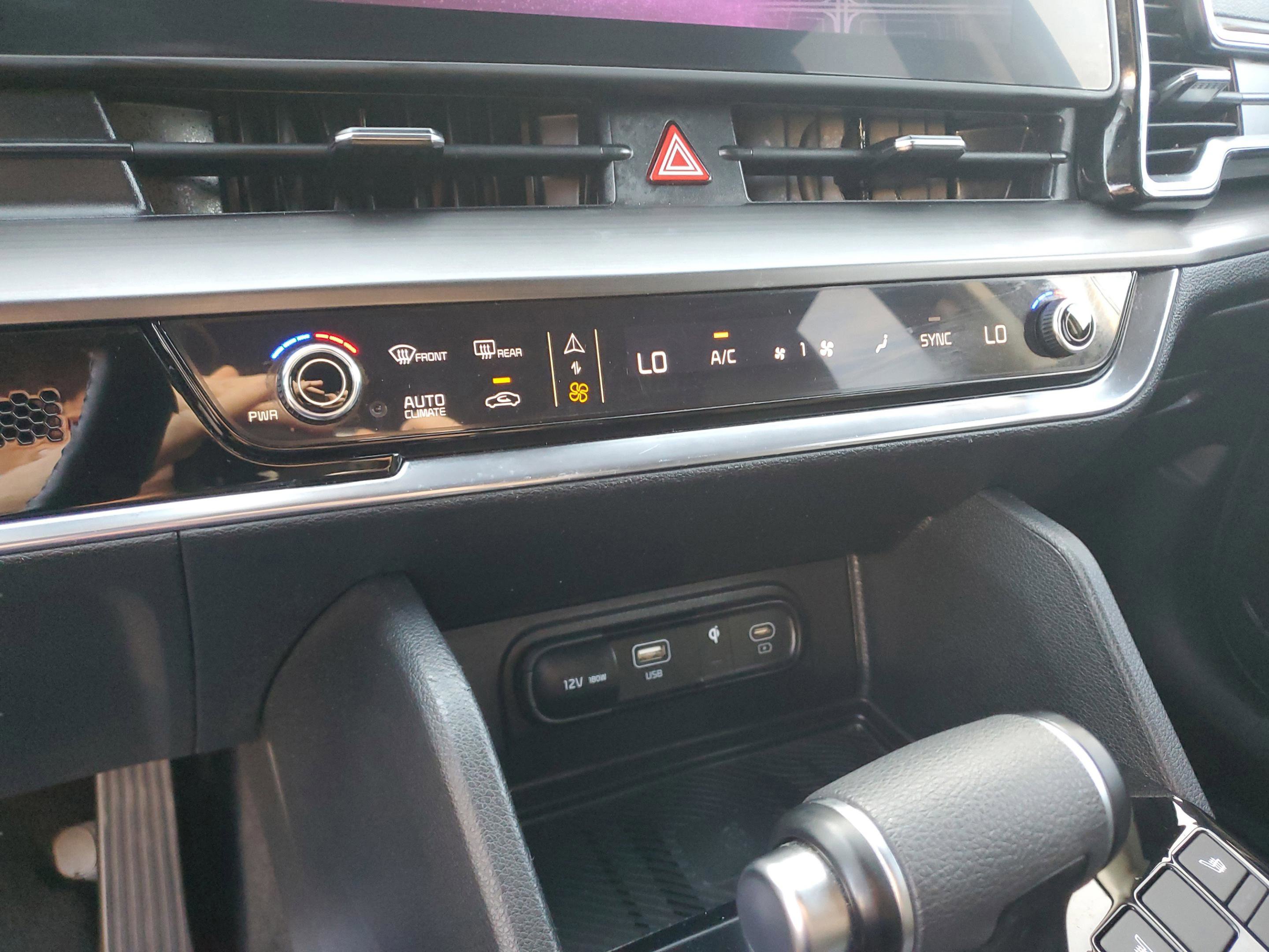 Certified 2025 Kia Sportage EX w/ Premium Package image 23