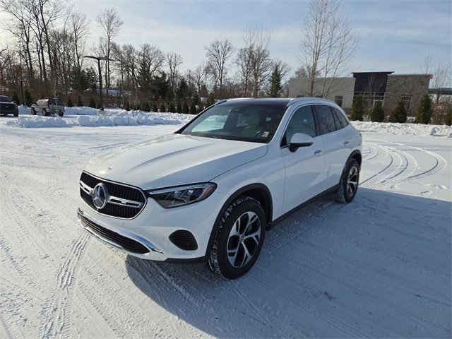 Used 2025 Mercedes-Benz GLC 350e 4MATIC image 6