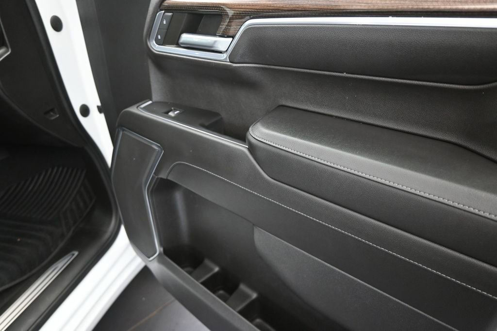 Used 2023 Chevrolet Silverado 1500 LT AWD/4WD image 23