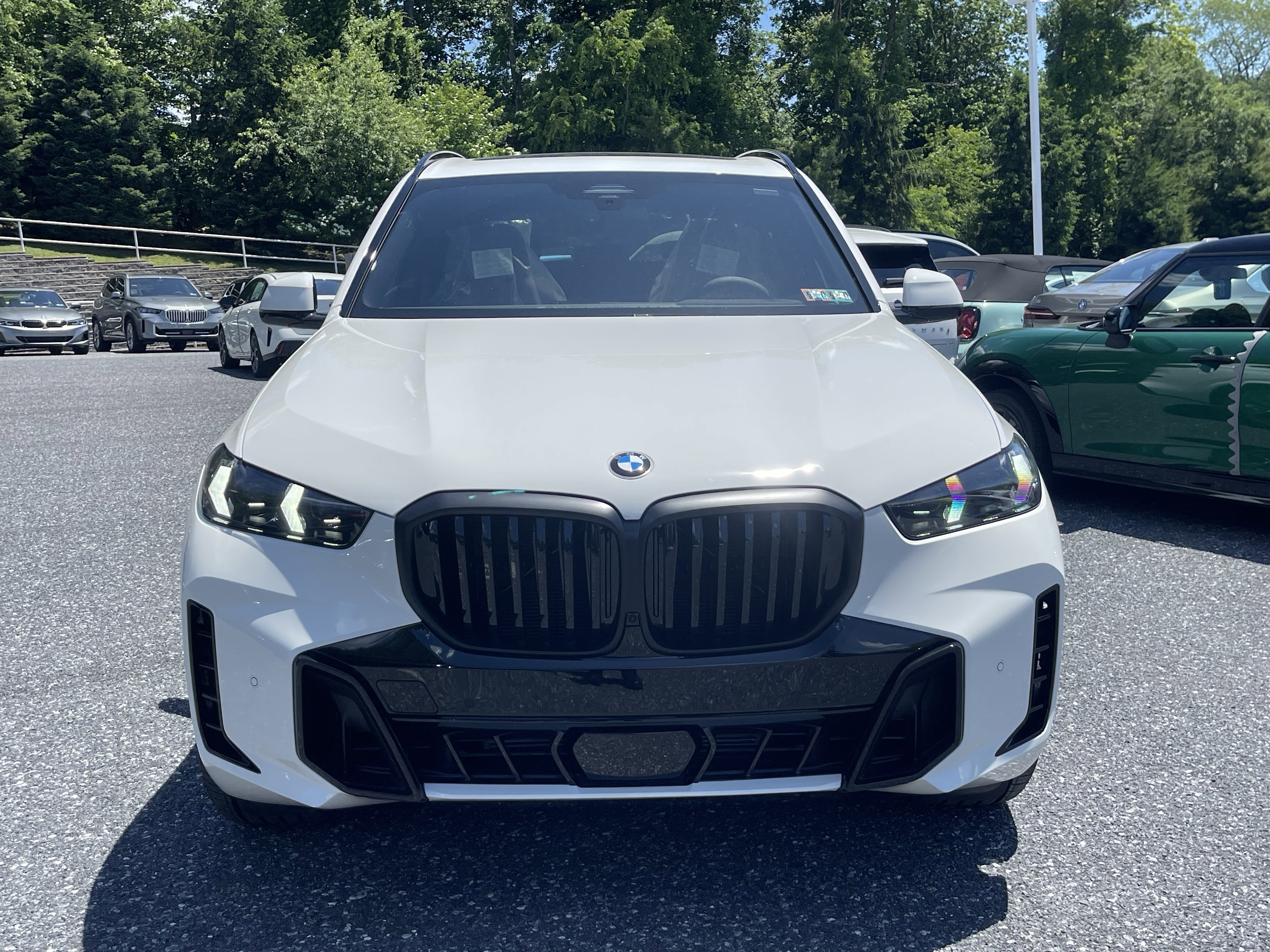 New 2026 BMW X5 xDrive40i w/ M Sport Package AWD/4WD image 2