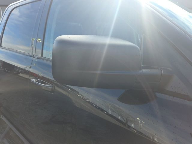 Used 2021 RAM 1500 Classic SLT image 7