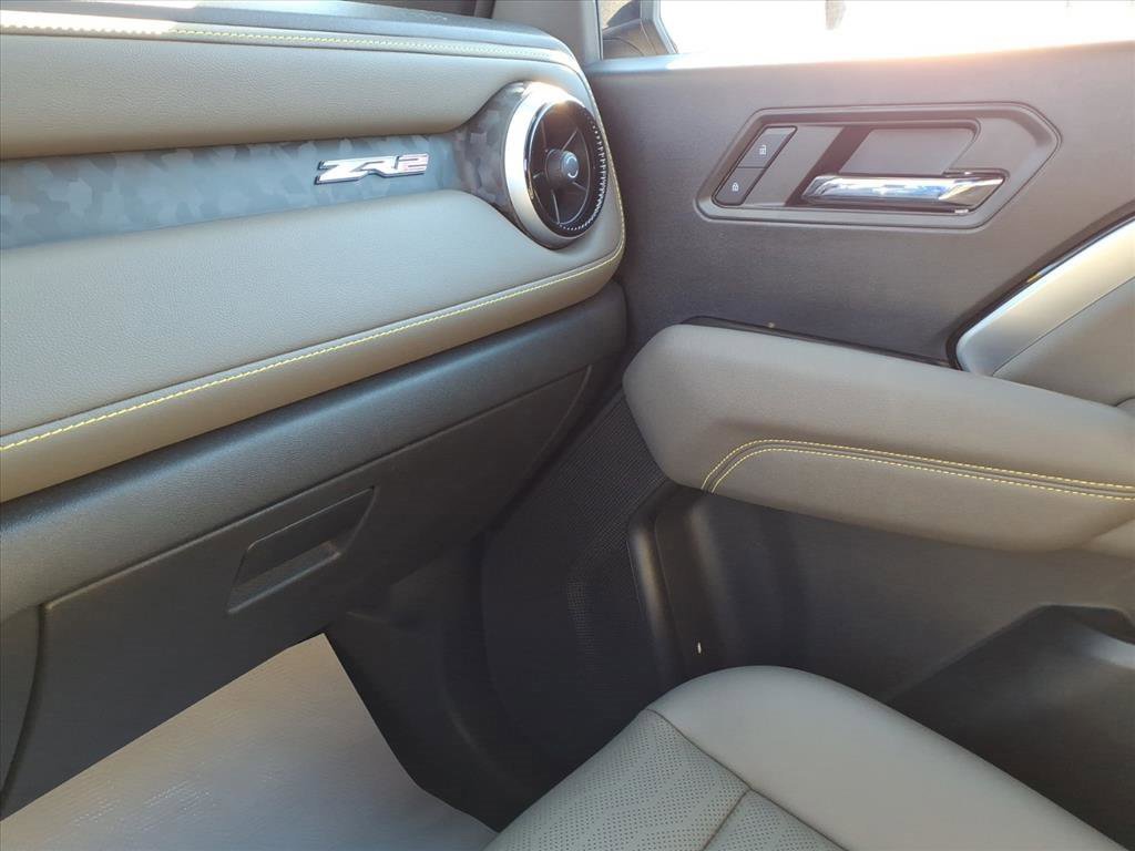 Used 2024 Chevrolet Colorado ZR2 w/ ZR2 Convenience Package III image 19