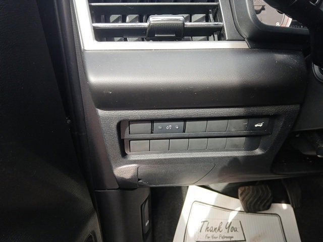 Used 2024 Mitsubishi Outlander SE image 32