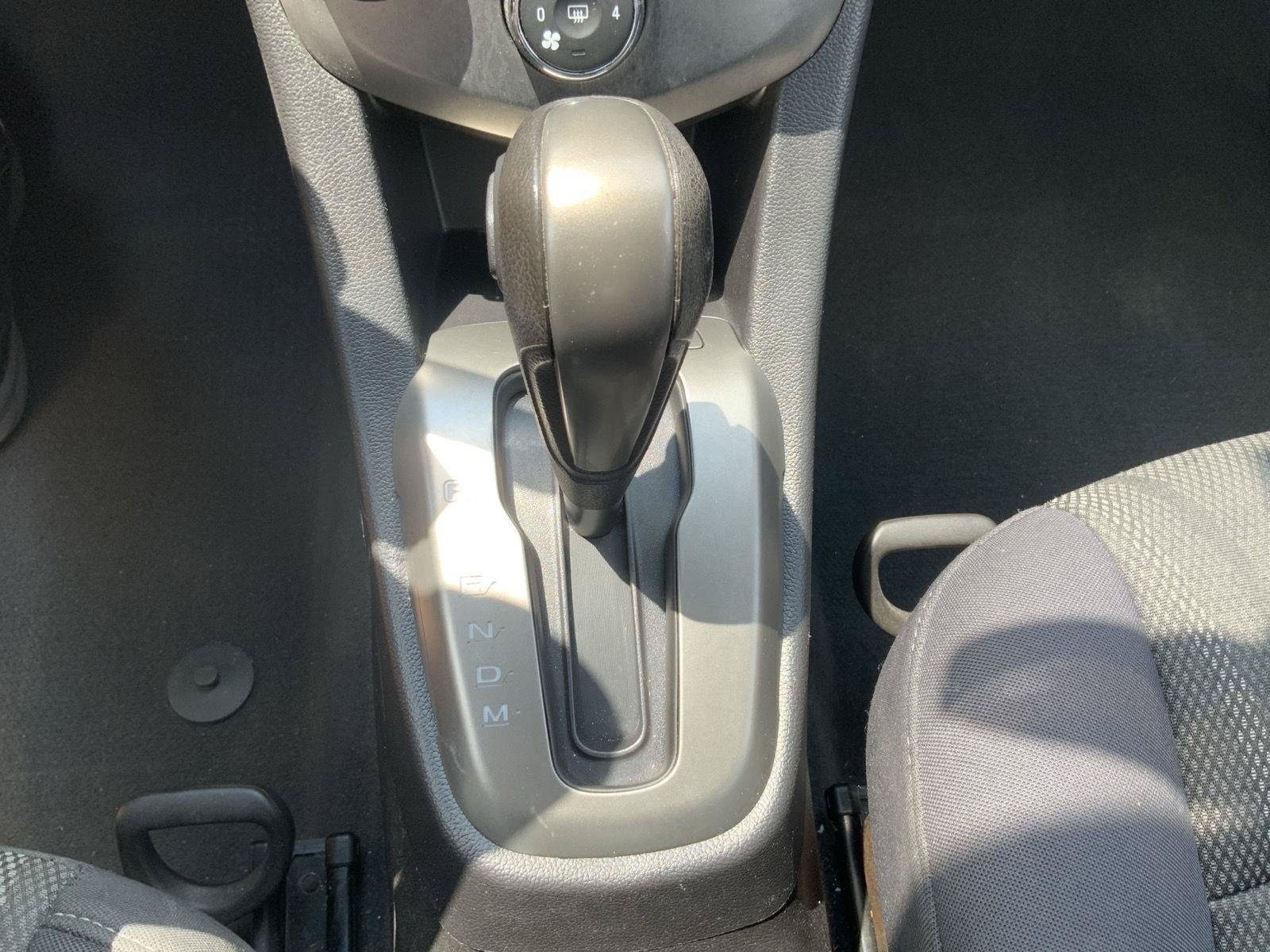 Used 2015 Chevrolet Sonic LT FWD image 33