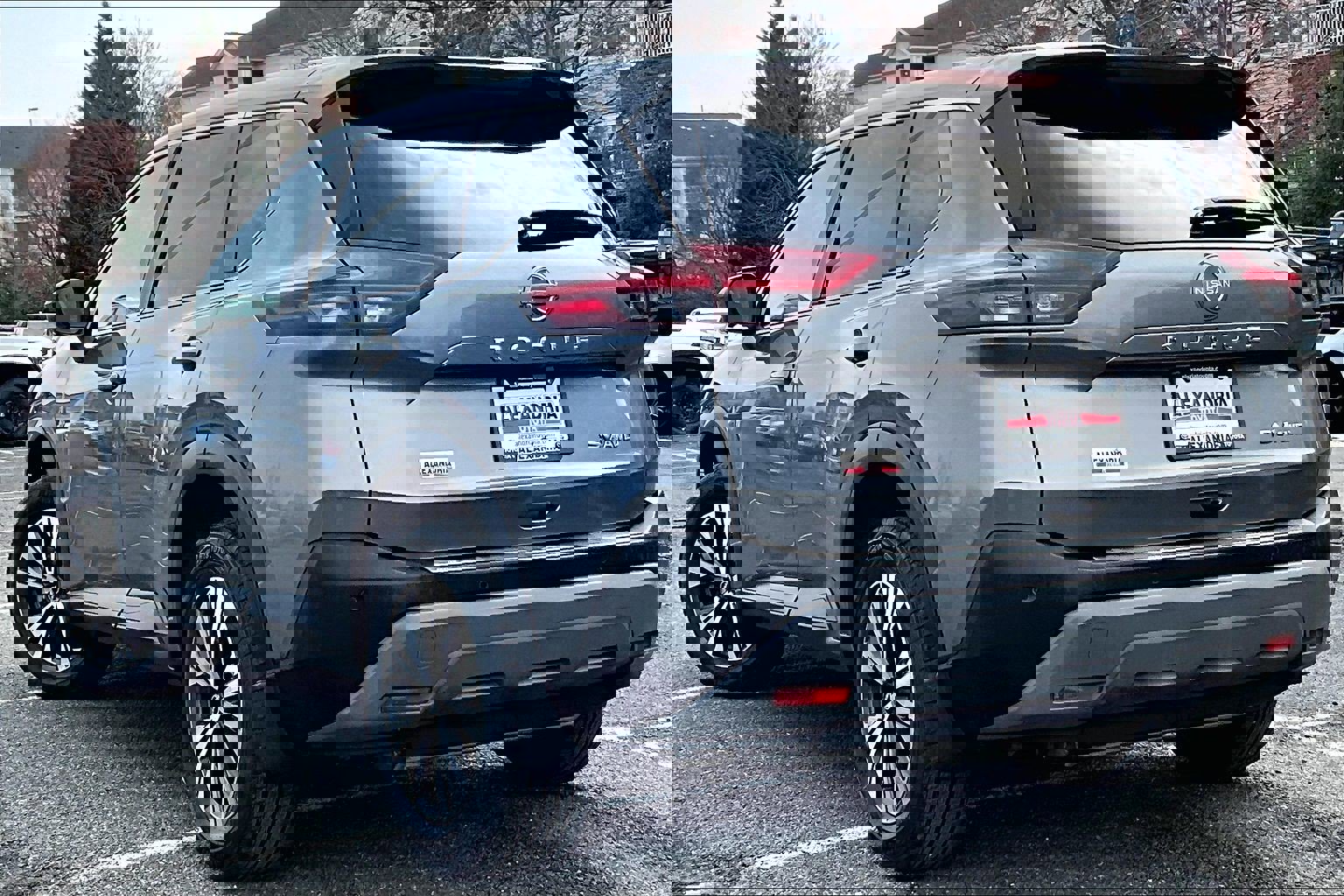 Used 2023 Nissan Rogue SV image 11