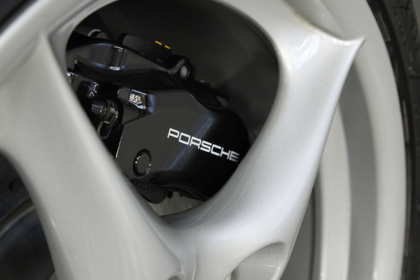 Used 2003 Porsche 911 Carrera RWD image 22