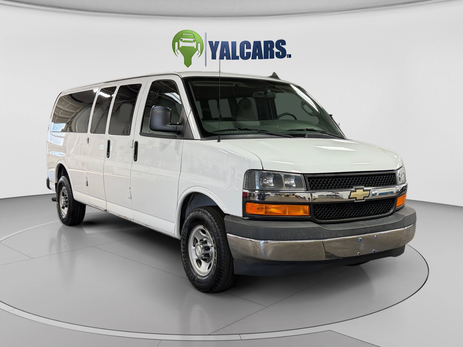 Used 2017 Chevrolet Express 3500 LT w/ LT Preferred Equipment Group RWD image 7