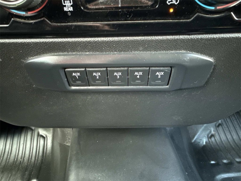 Used 2024 Chevrolet Silverado 2500 LT w/ Convenience Package image 20