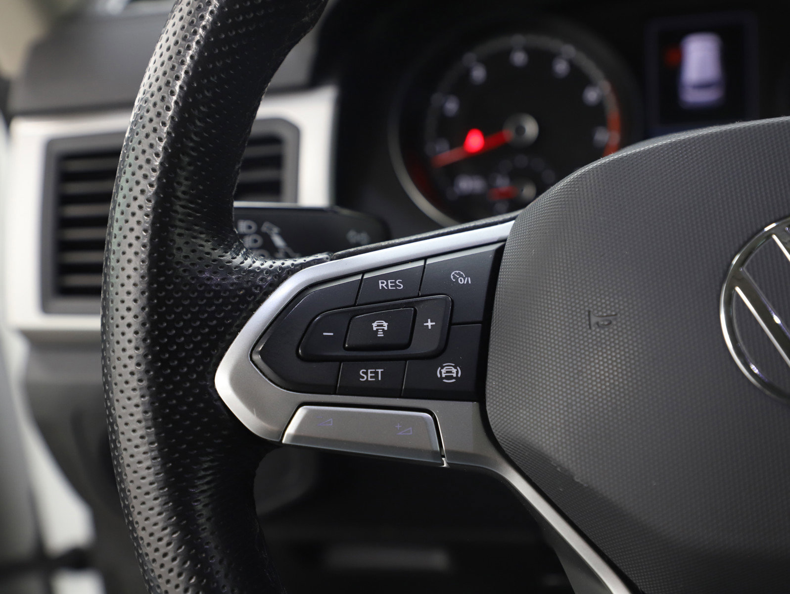 Used 2021 Volkswagen Atlas SE w/ Panoramic Sunroof Package image 30