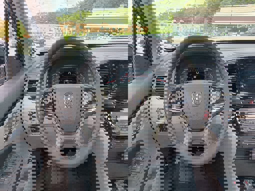 Used 2022 Honda Pilot Touring image 25