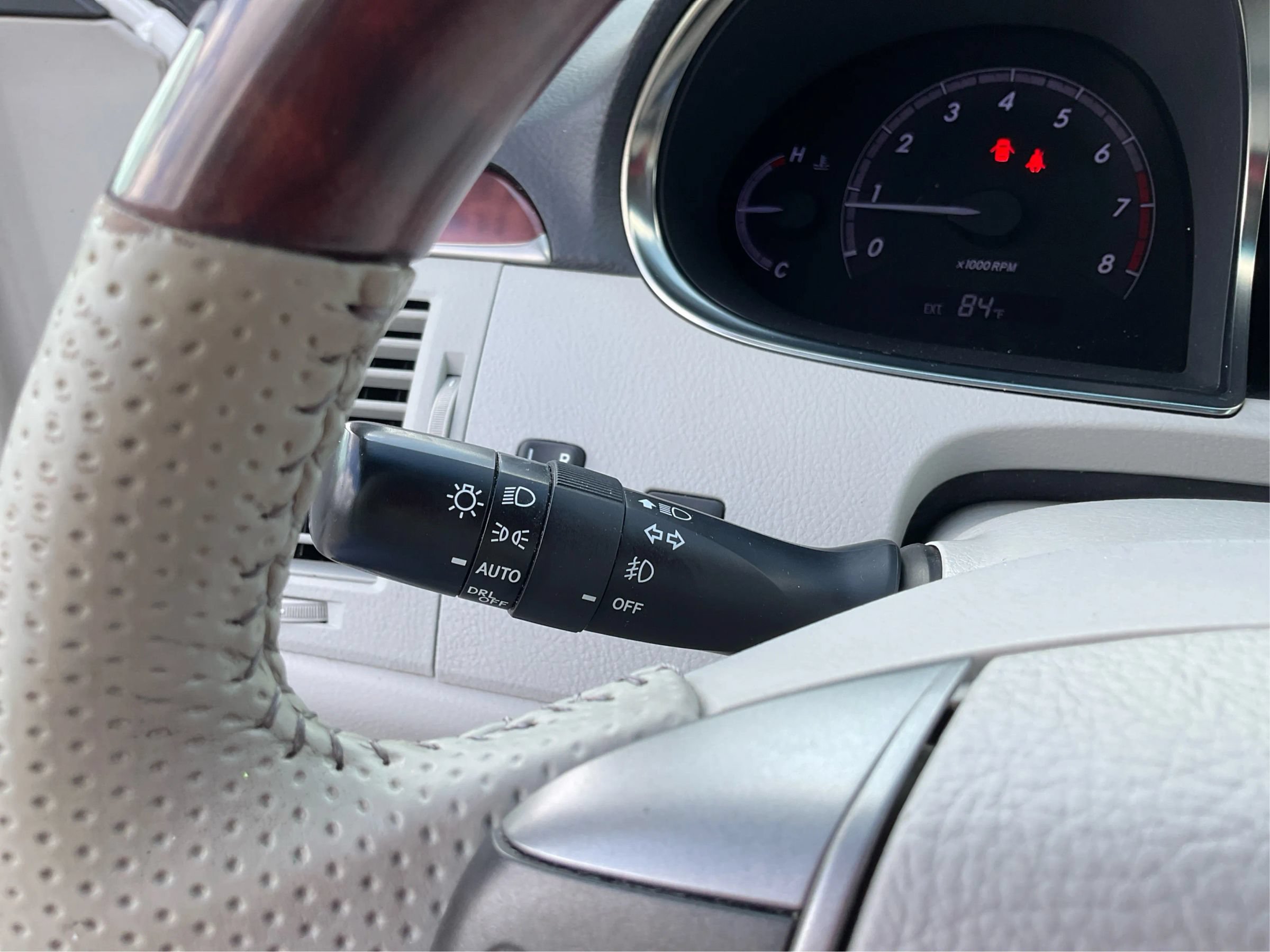 Used 2012 Toyota Avalon Limited FWD image 16