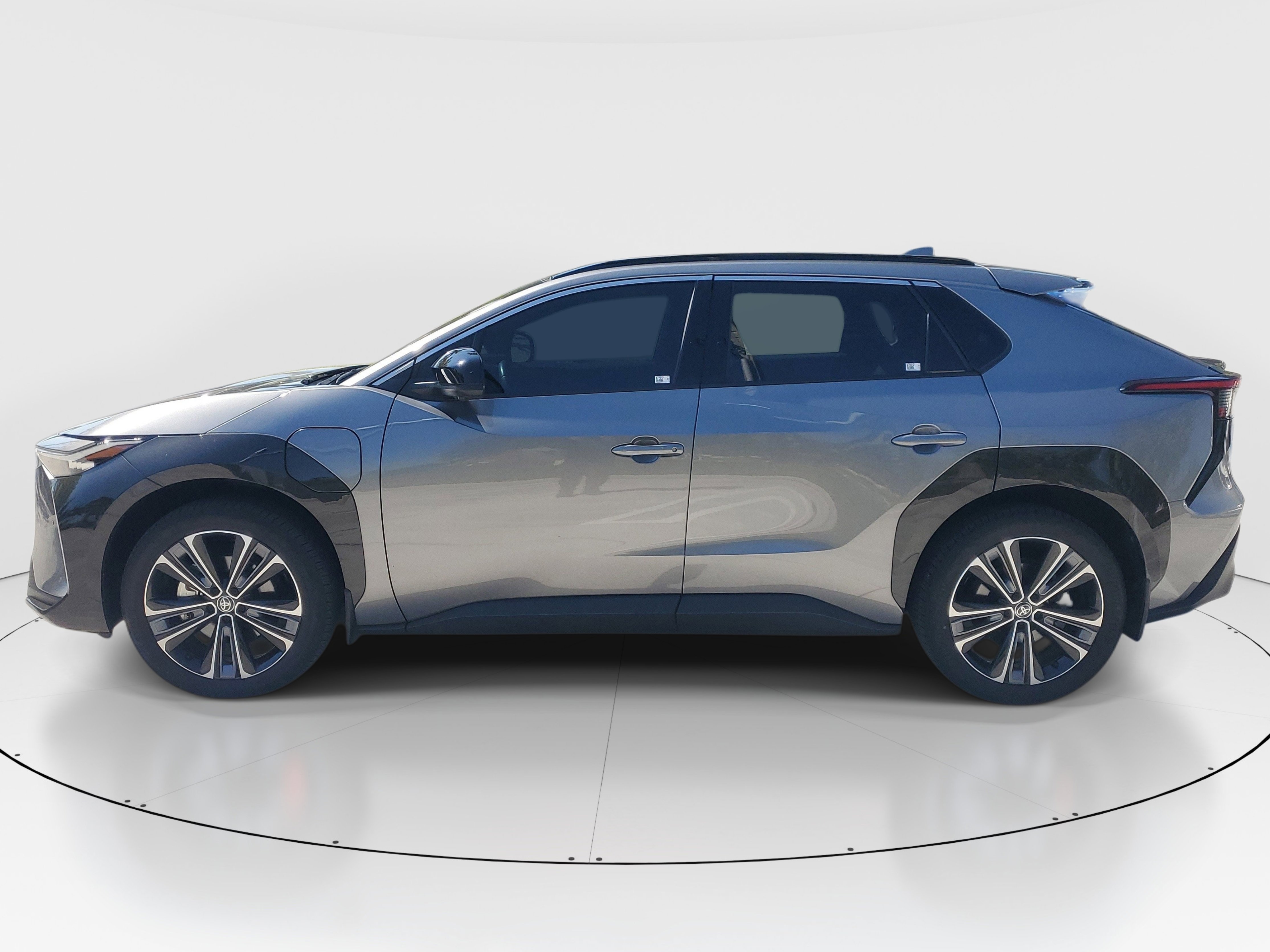 Used 2023 Toyota bZ4X Limited w/ Weather Package AWD/4WD image 7