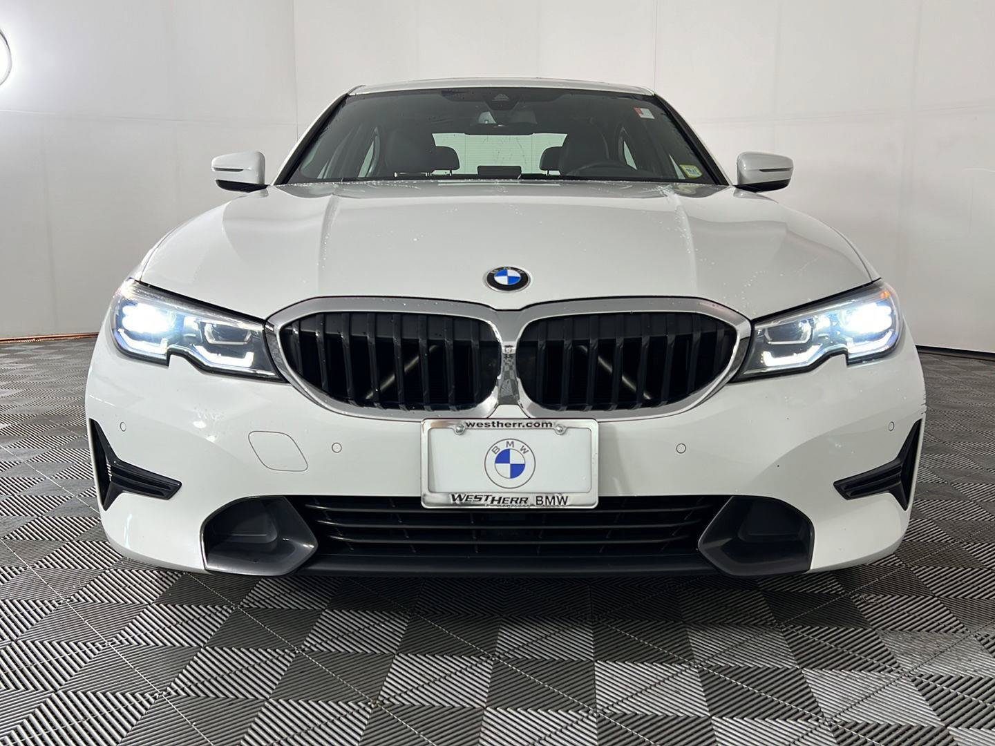Used 2021 BMW 330i xDrive Sedan w/ Premium Package AWD/4WD image 13