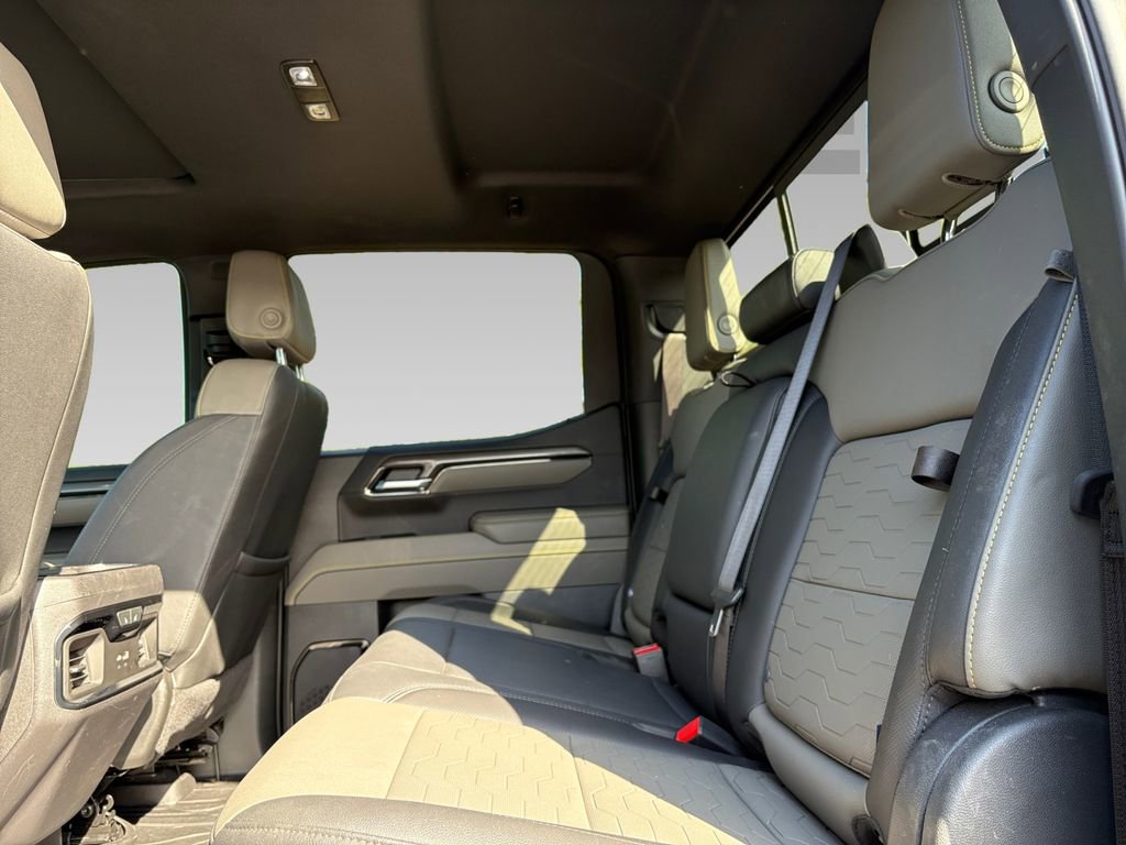 Used 2025 Chevrolet Silverado 1500 ZR2 w/ Technology Package image 4