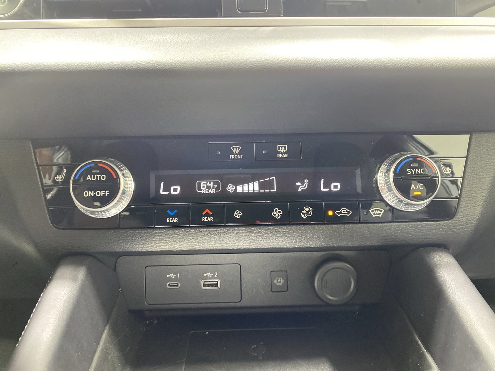 Used 2024 Mitsubishi Outlander SEL AWD/4WD image 19