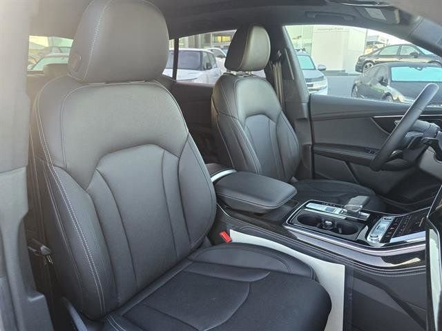 Used 2024 Audi Q8 Prestige image 16