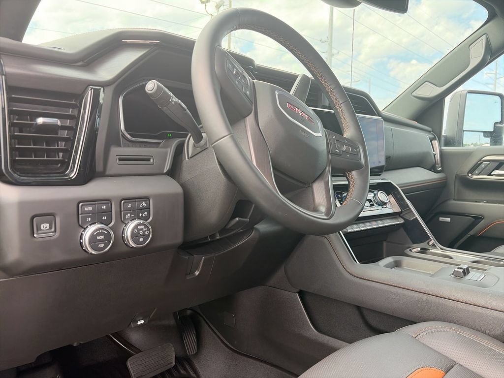 Used 2025 GMC Sierra 2500 AT4 AWD/4WD image 18