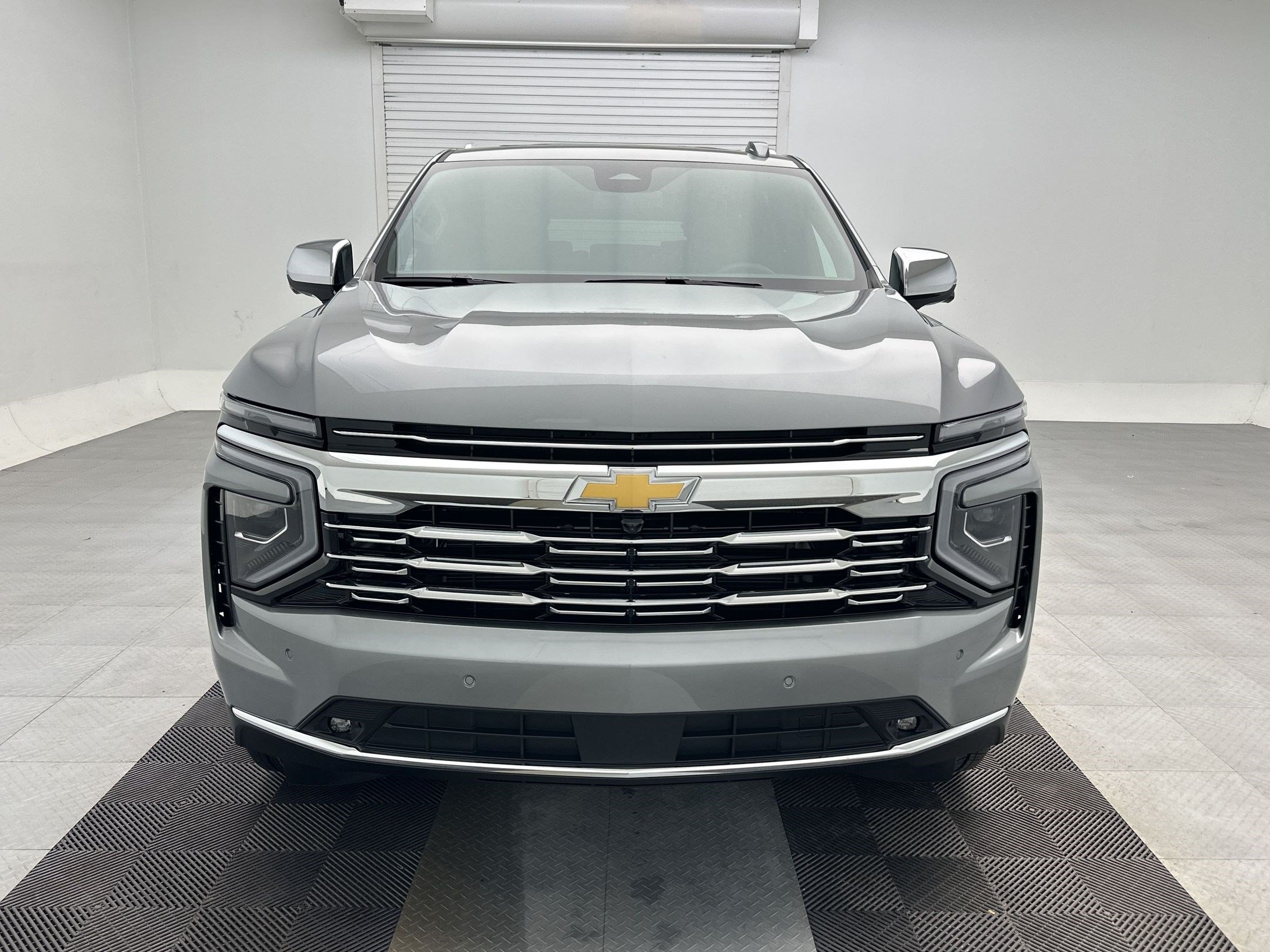 New 2026 Chevrolet Suburban Premier w/ Sun And Tow Package AWD/4WD image 6