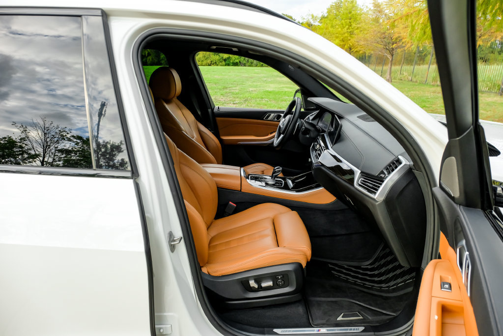 Used 2021 BMW X5 sDrive40i w/ M Sport Package RWD image 37