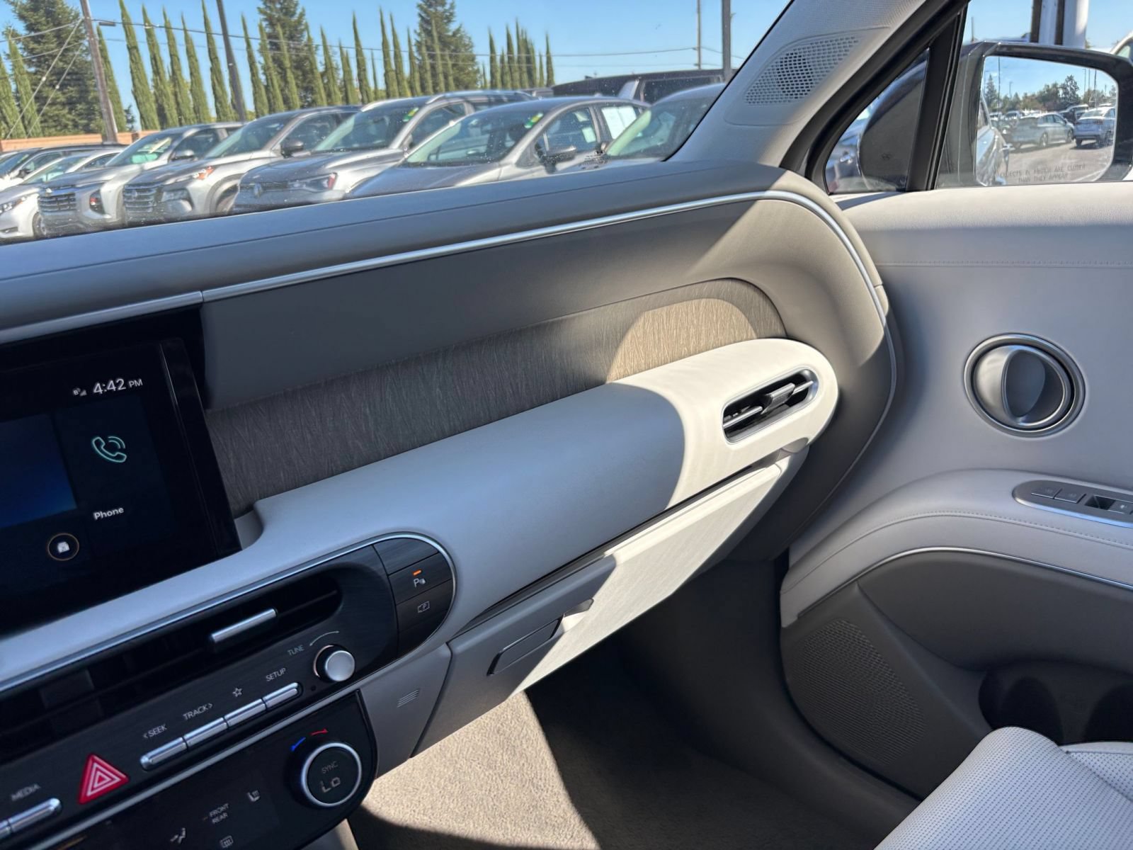 Used 2026 Hyundai Palisade SEL FWD image 38