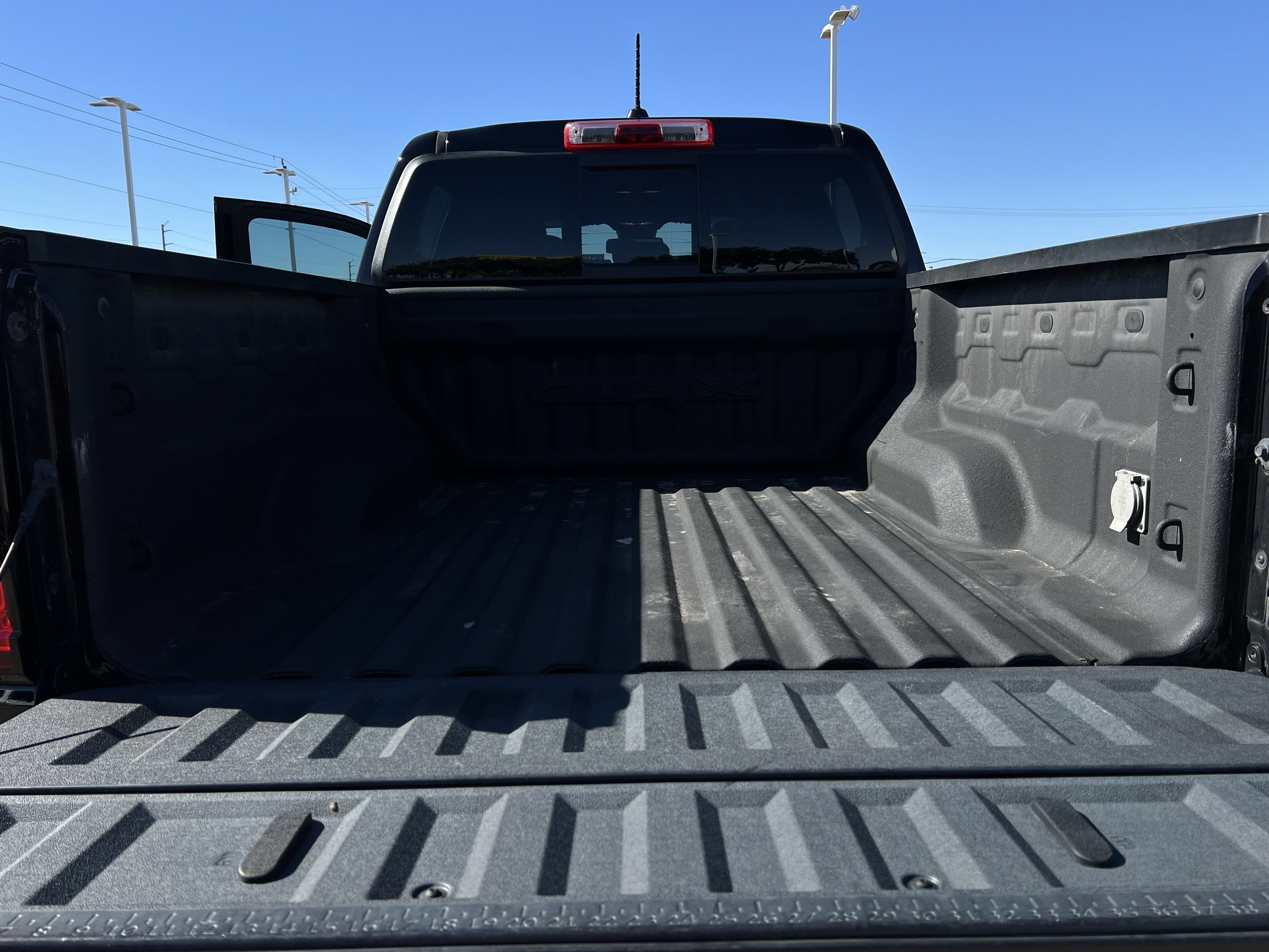 Used 2023 GMC Canyon AT4X image 29