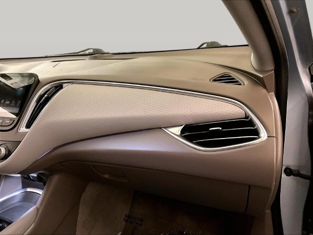 Used 2018 Chevrolet Malibu LT FWD image 15