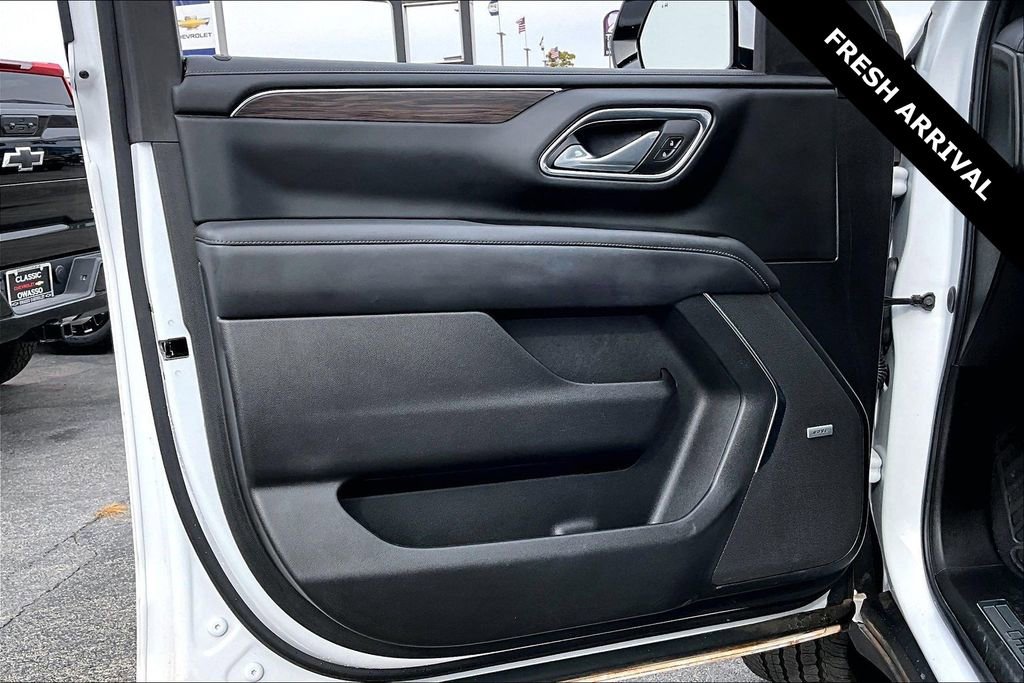 Used 2024 Chevrolet Suburban Z71 w/ Off-Road Capability Package image 19