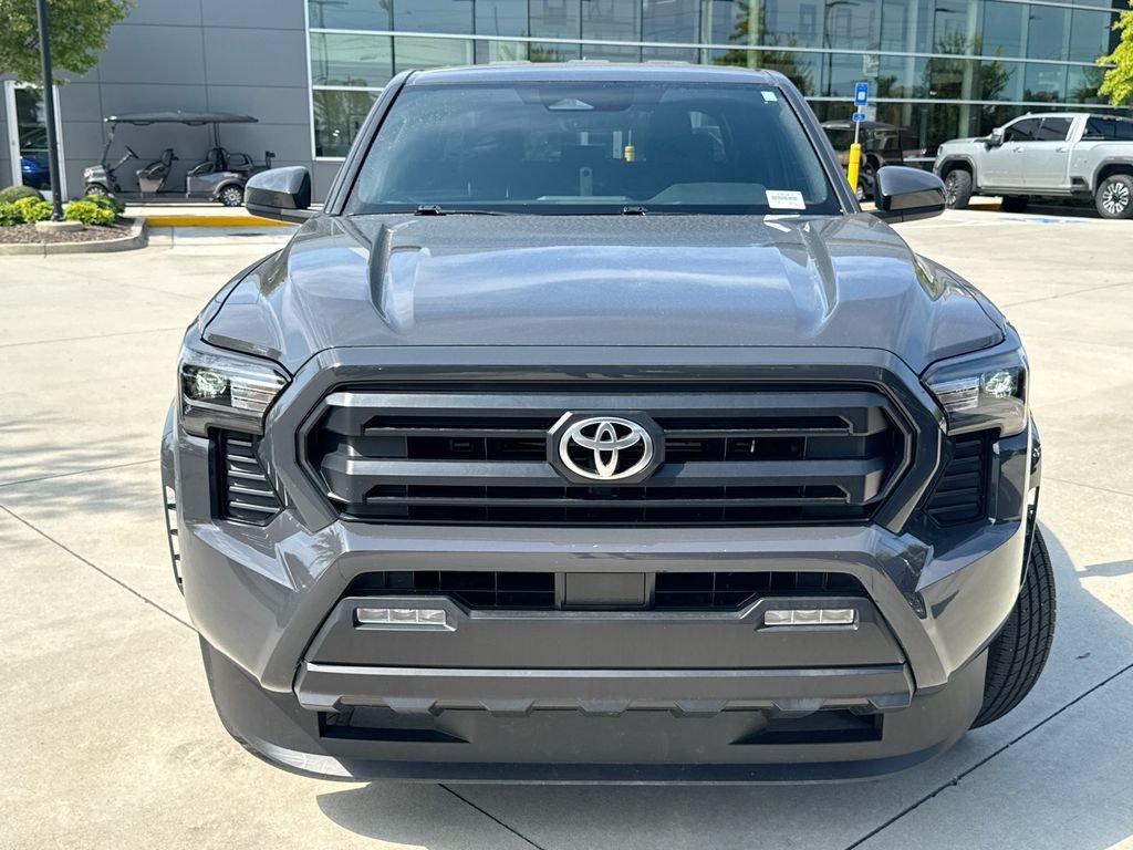 Used 2025 Toyota Tacoma SR5 AWD/4WD image 4